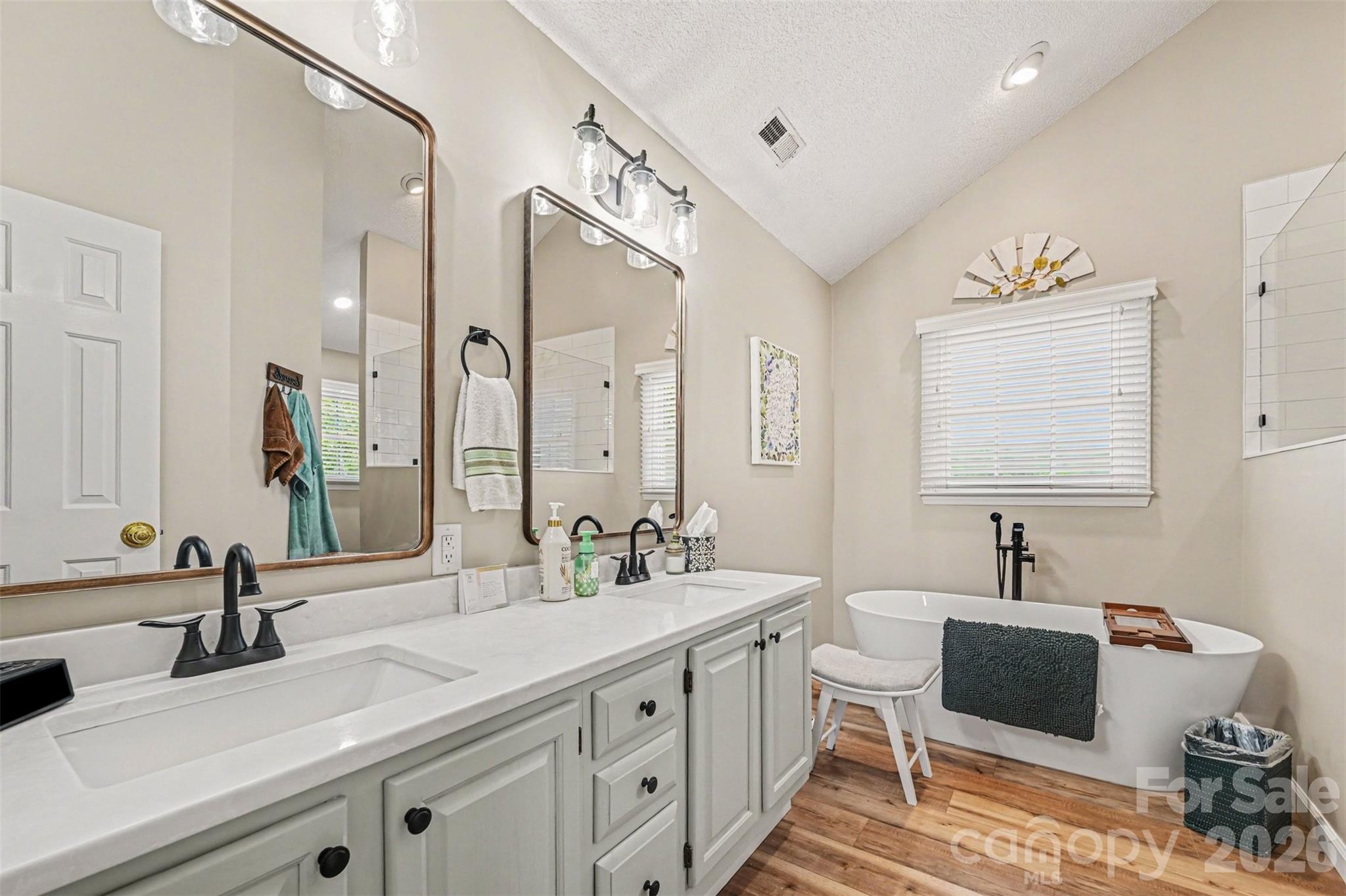4051 Pinecrest Drive NE Hickory NC 28601