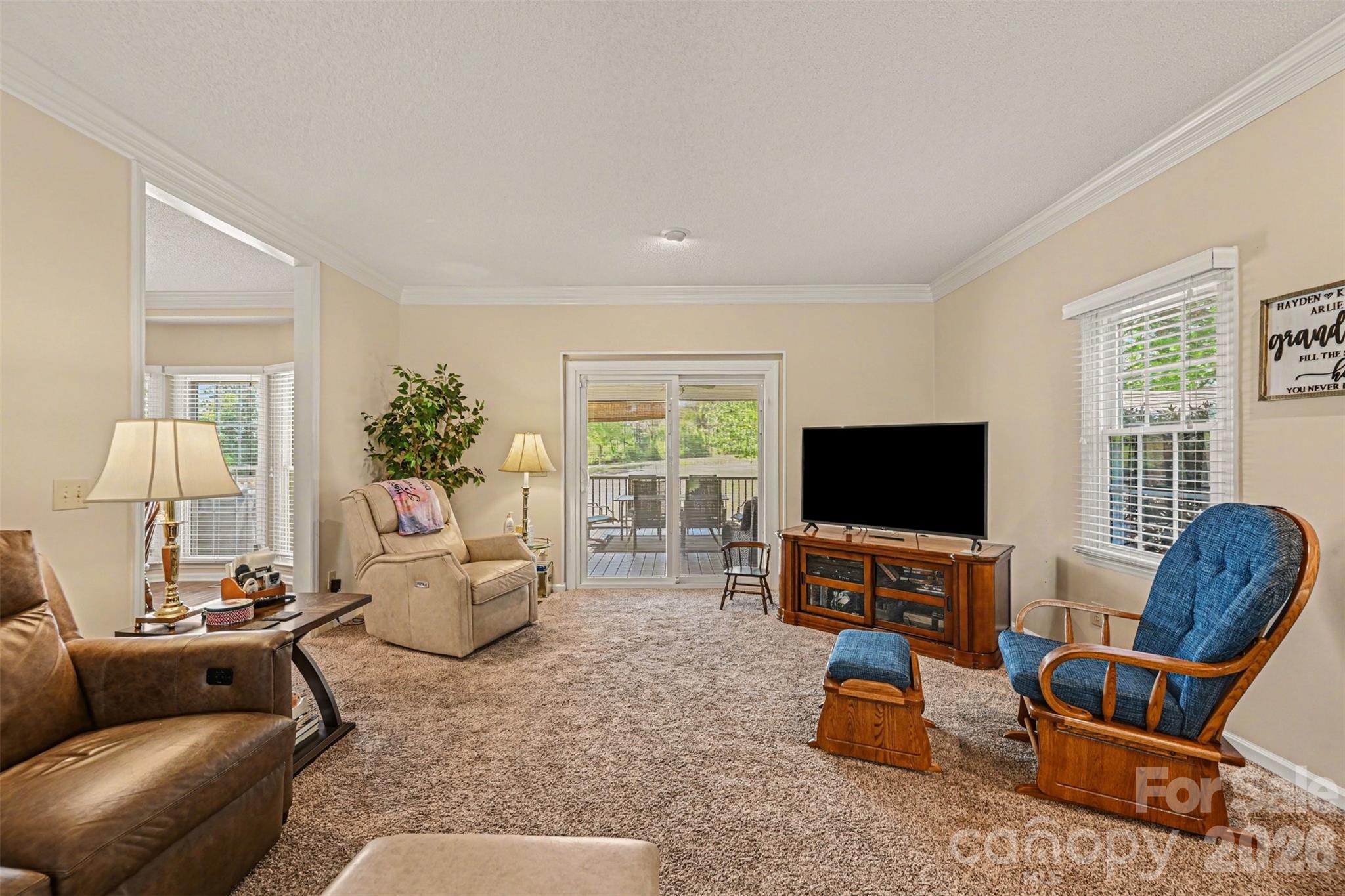 4051 Pinecrest Drive NE Hickory NC 28601