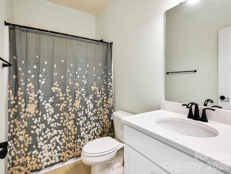 21 N Christie Court Fletcher NC 28732