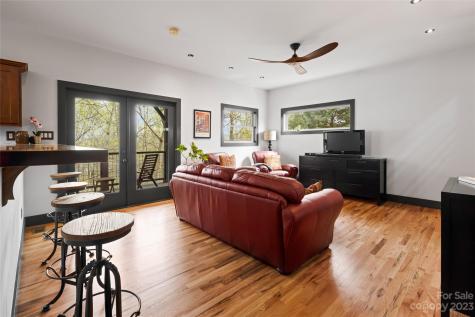 354 Riverview Drive Asheville NC 28806