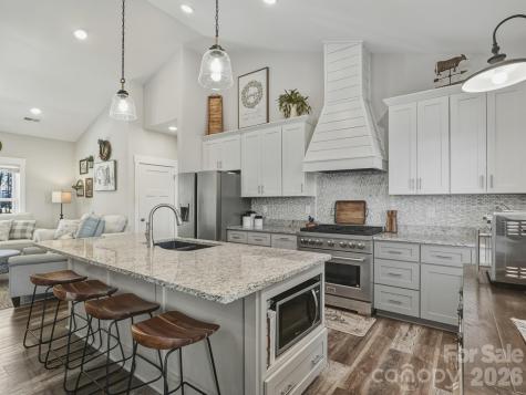 9464 Riviera Drive Sherrills Ford NC 28673
