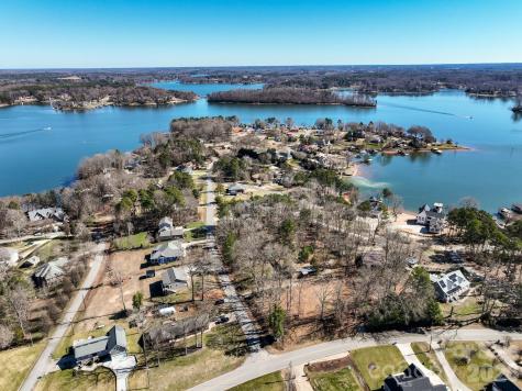 9464 Riviera Drive Sherrills Ford NC 28673