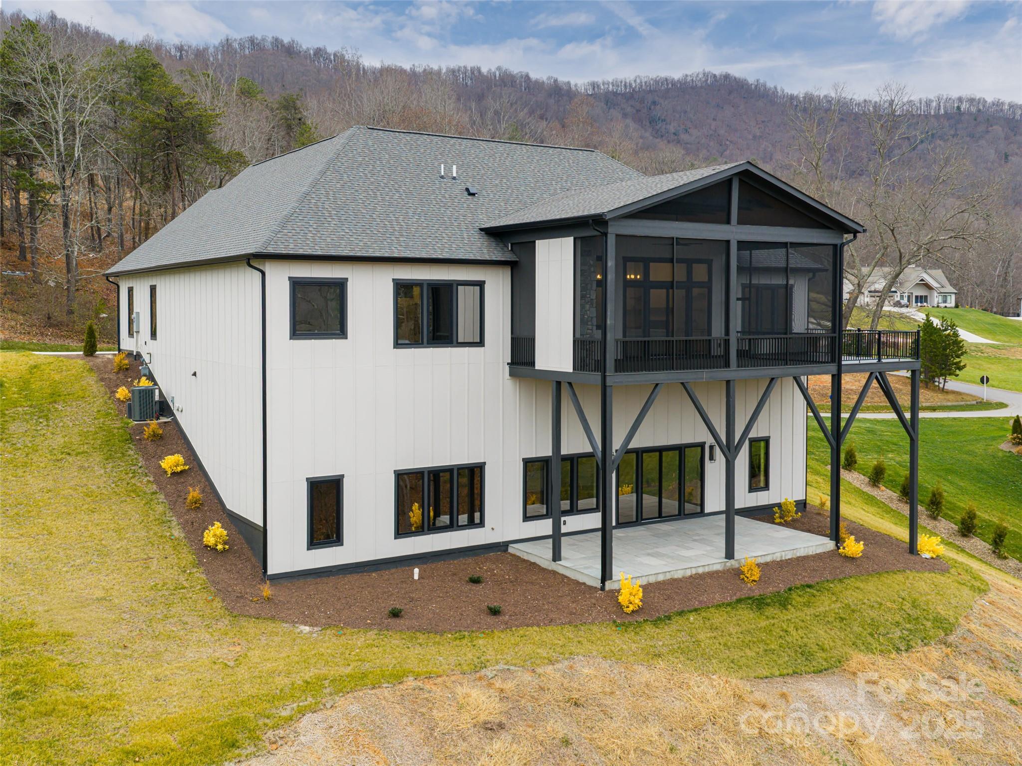 51 Bridgeway Drive Candler NC 28715
