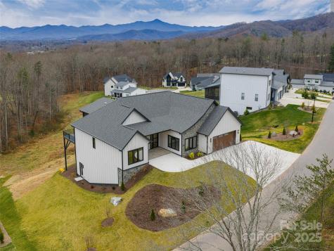 51 Bridgeway Drive Candler NC 28715