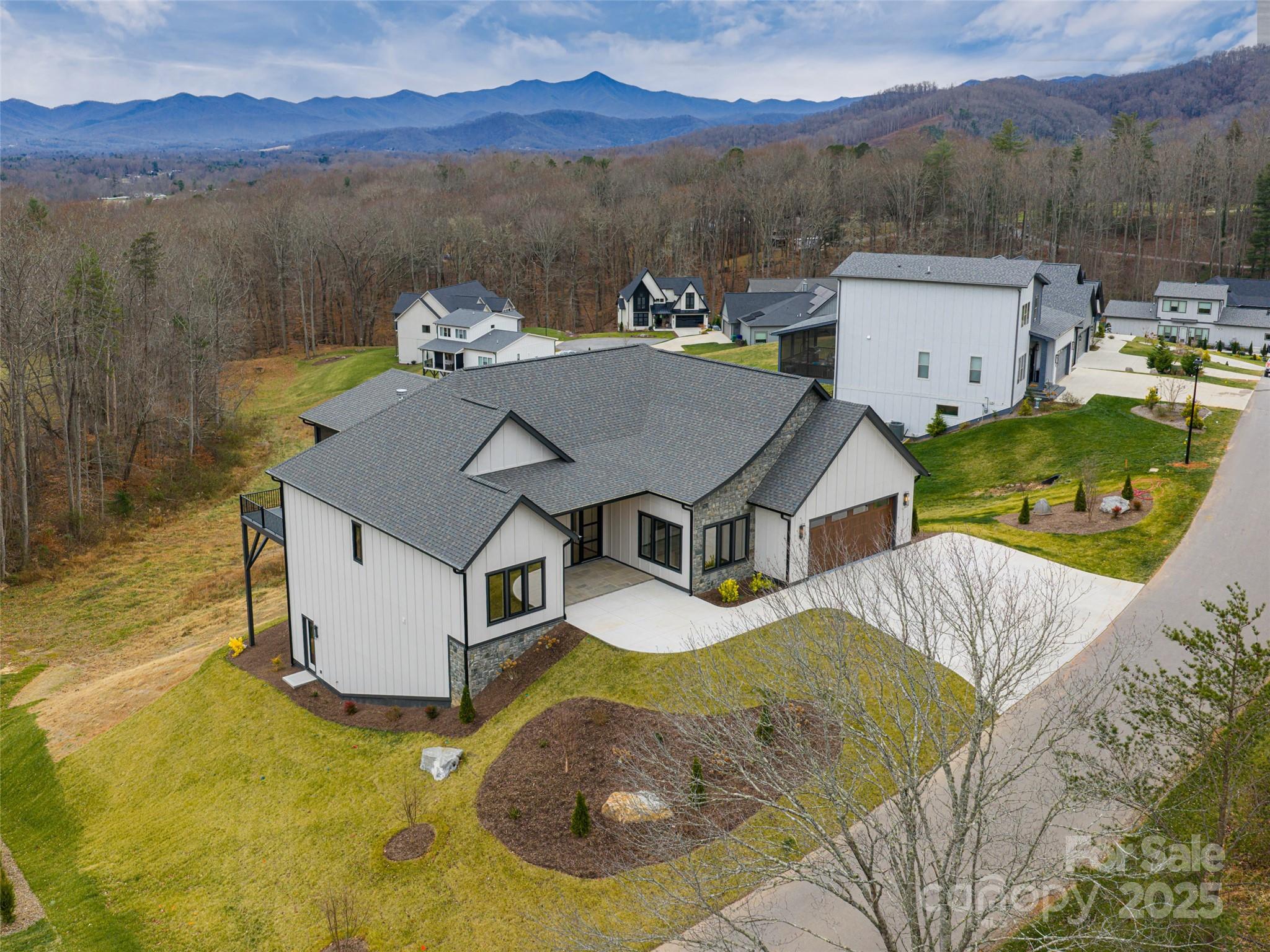 51 Bridgeway Drive Candler NC 28715