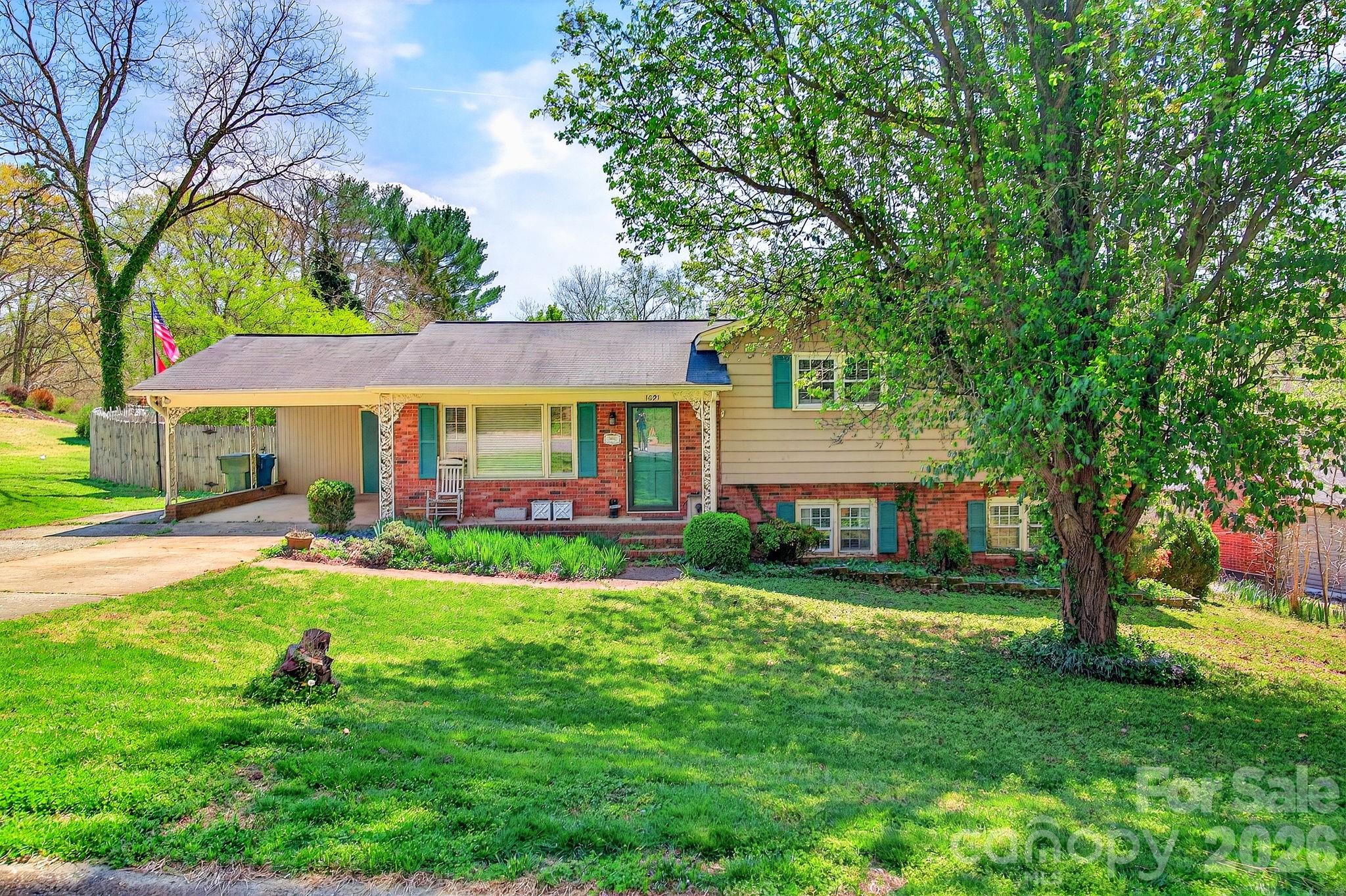1091 16th Avenue NW Hickory NC 28601