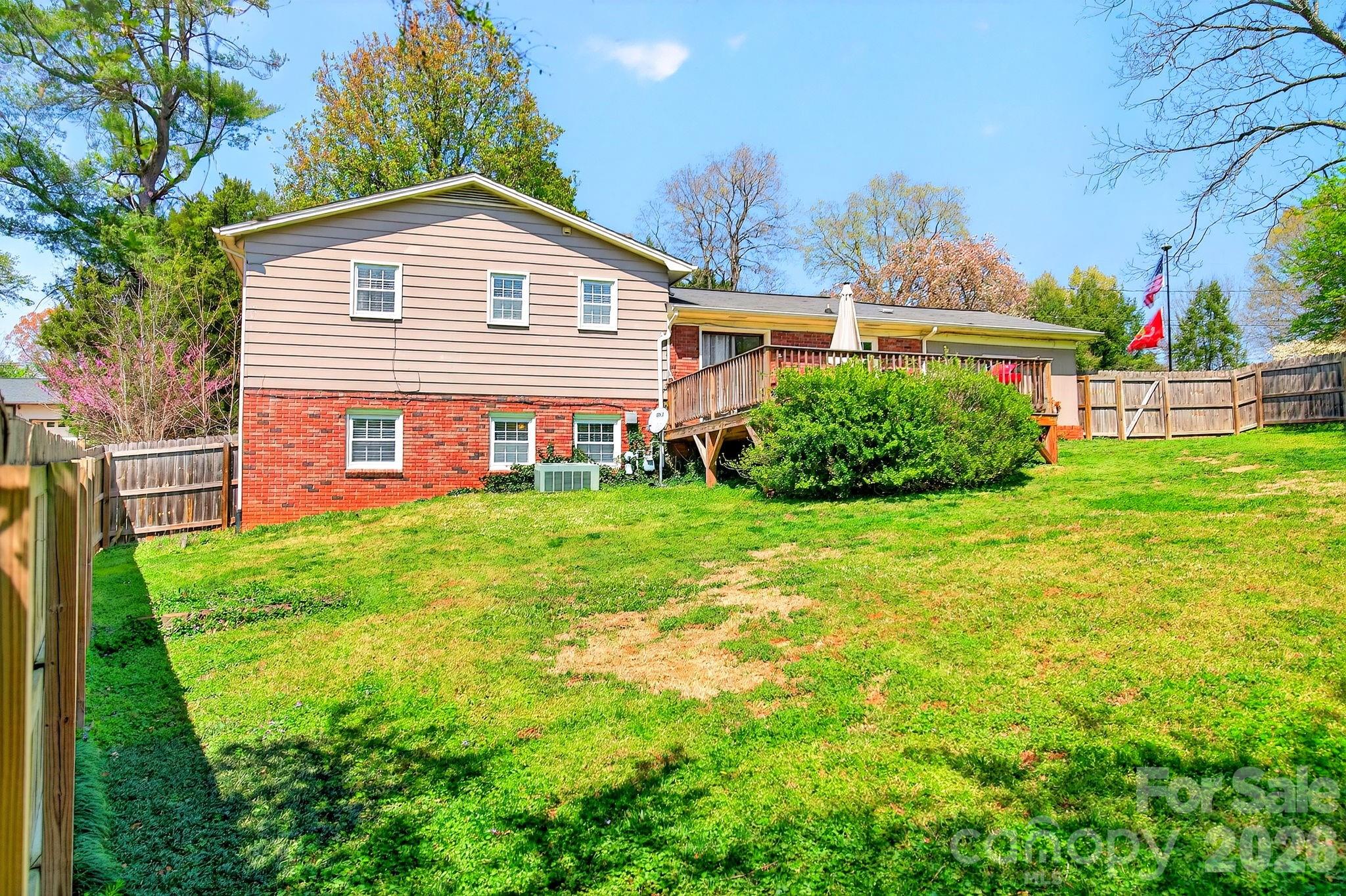 1091 16th Avenue NW Hickory NC 28601