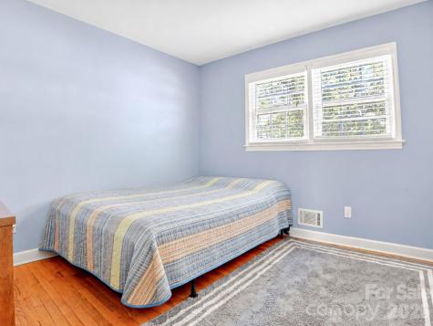1091 16th Avenue NW Hickory NC 28601