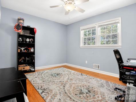 1091 16th Avenue NW Hickory NC 28601