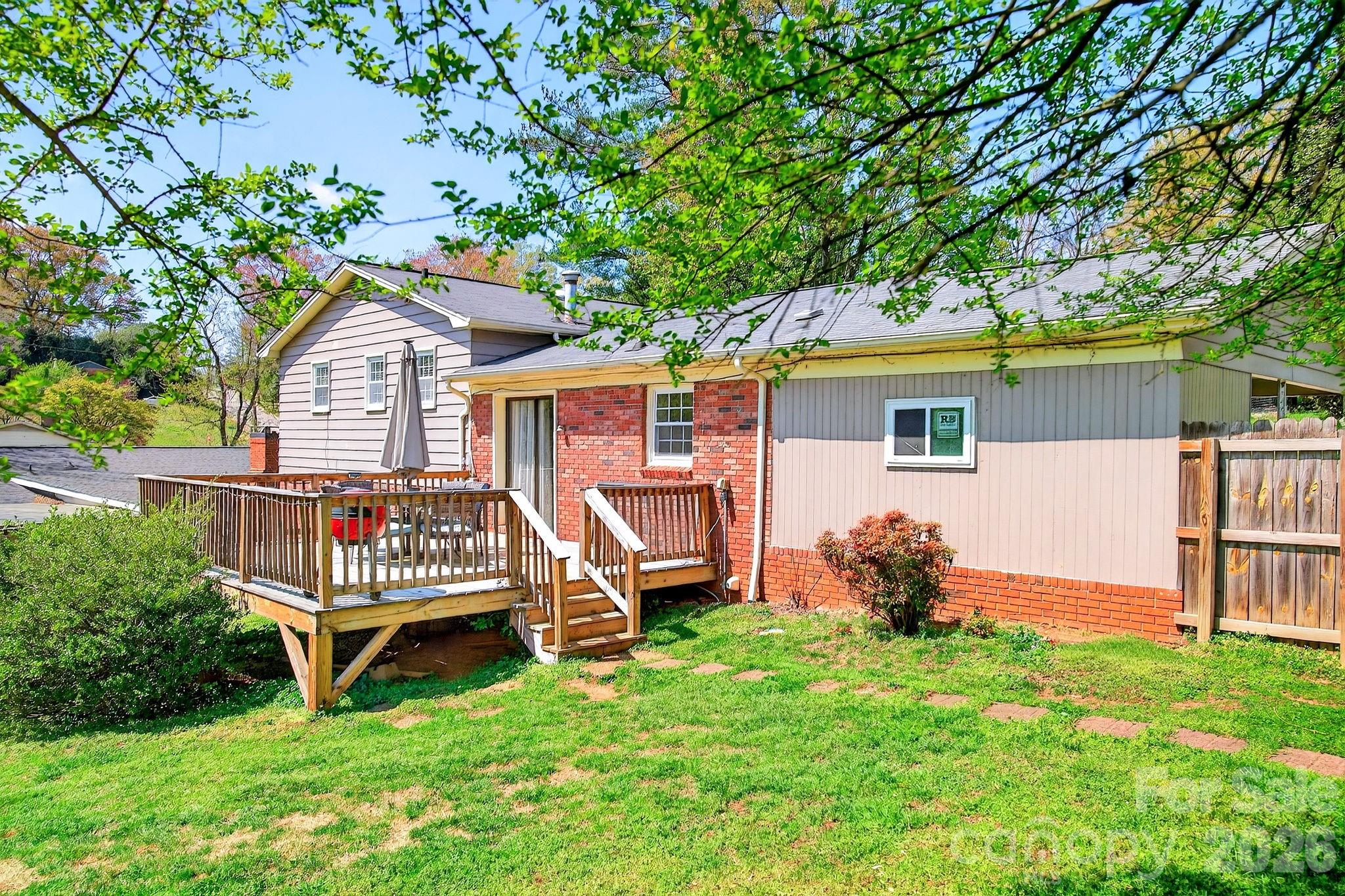 1091 16th Avenue NW Hickory NC 28601