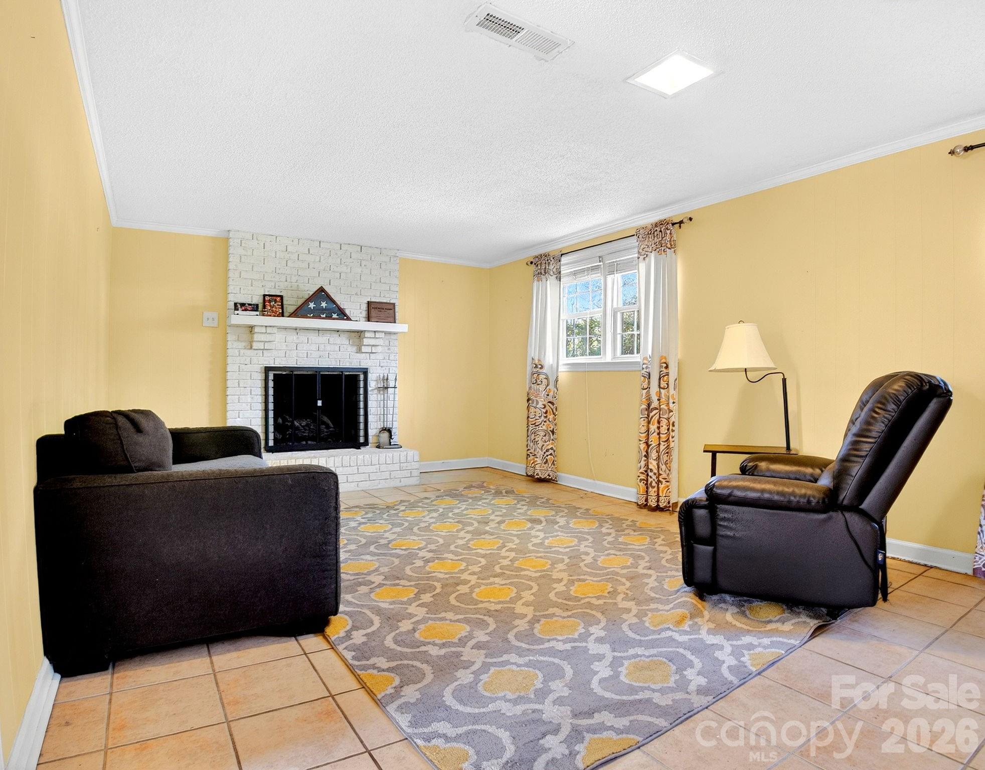 1091 16th Avenue NW Hickory NC 28601