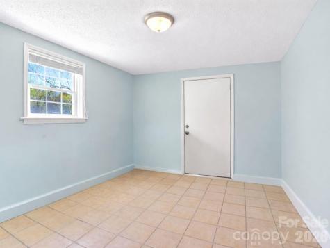 1091 16th Avenue NW Hickory NC 28601