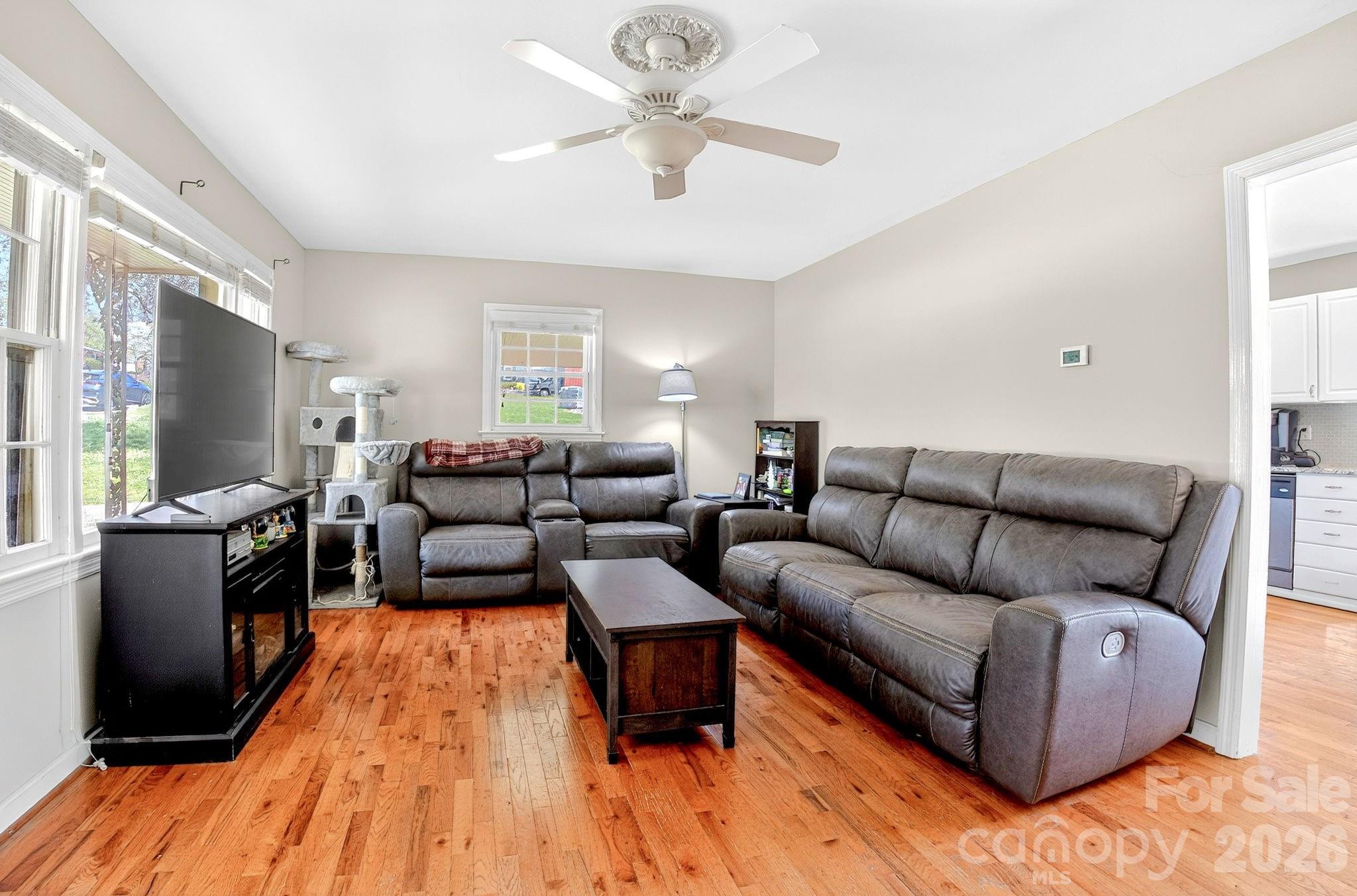1091 16th Avenue NW Hickory NC 28601