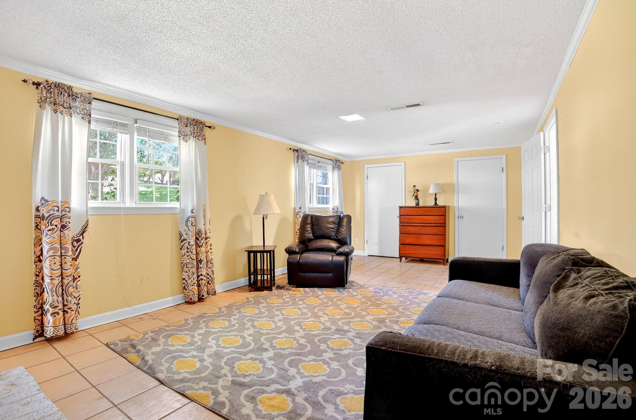 1091 16th Avenue NW Hickory NC 28601