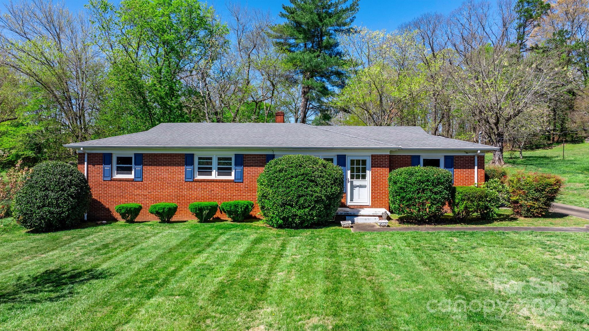 103 Glasbrook Street Morganton NC 28655