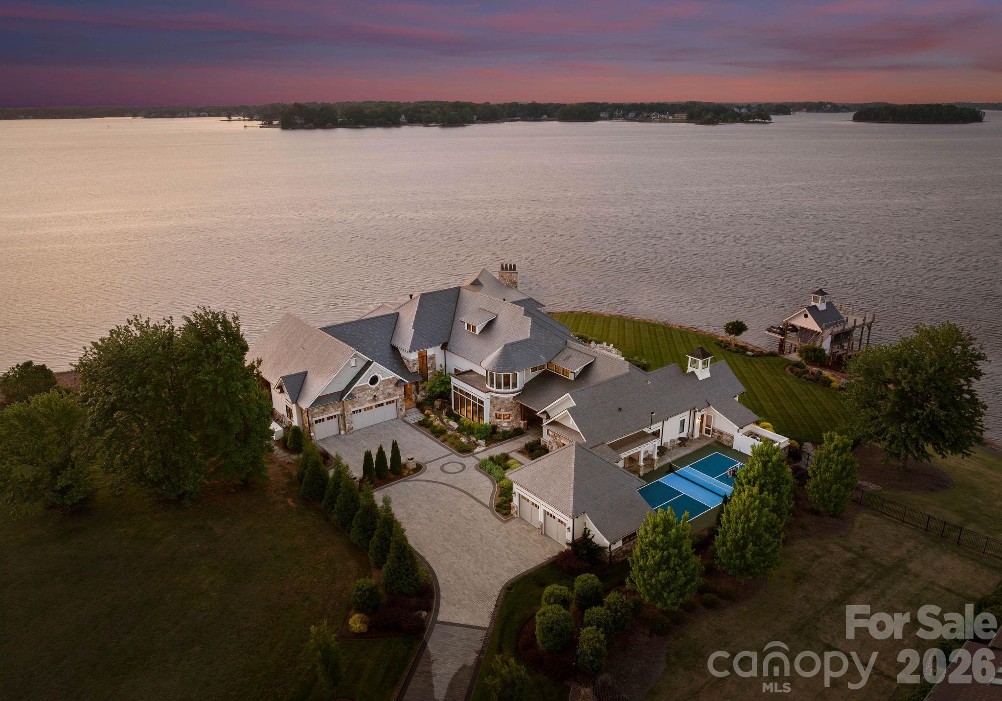 8515 Norman Estates Drive Denver NC 28037