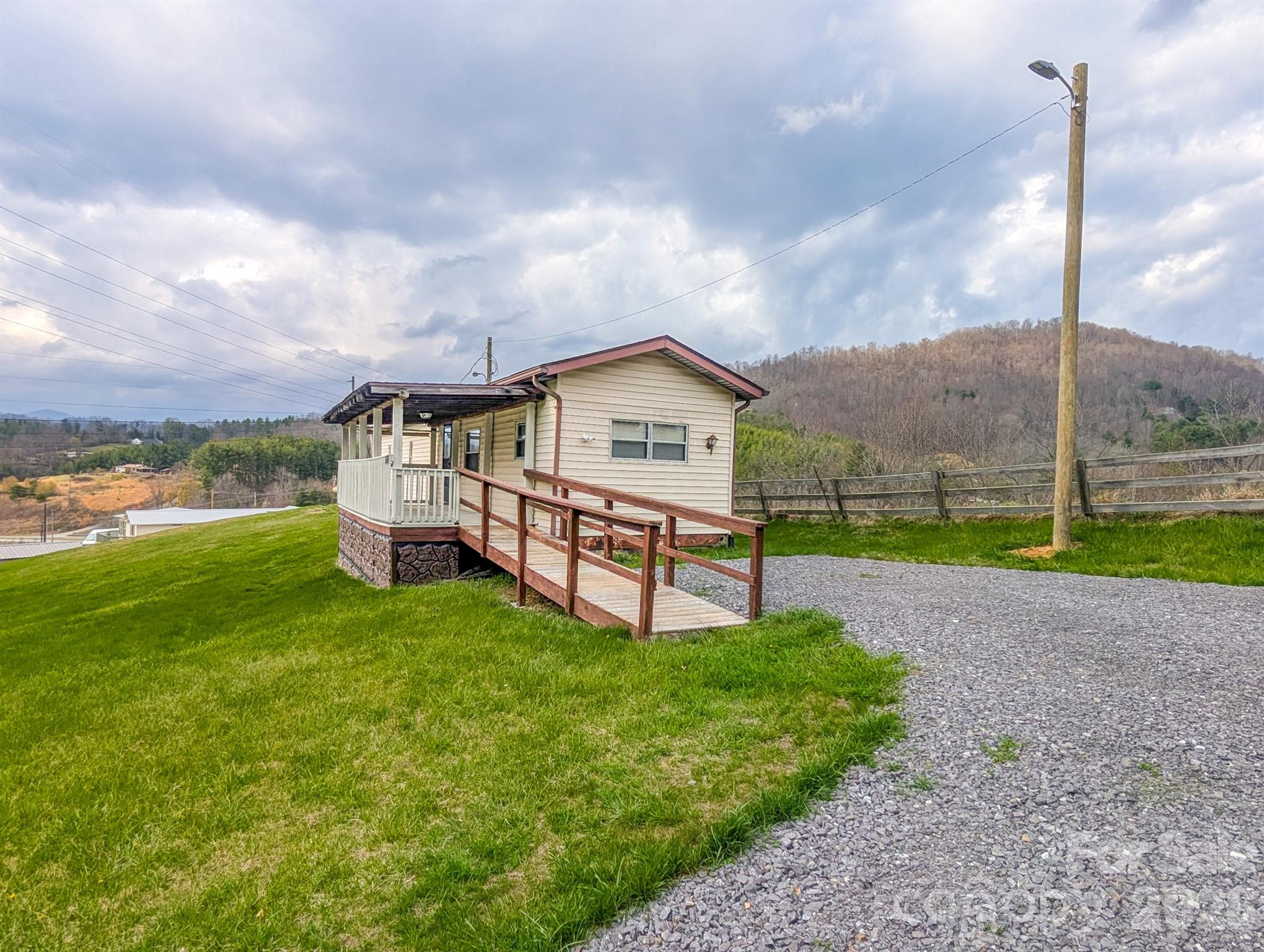 107 Mockingbird Lane Burnsville NC 28714