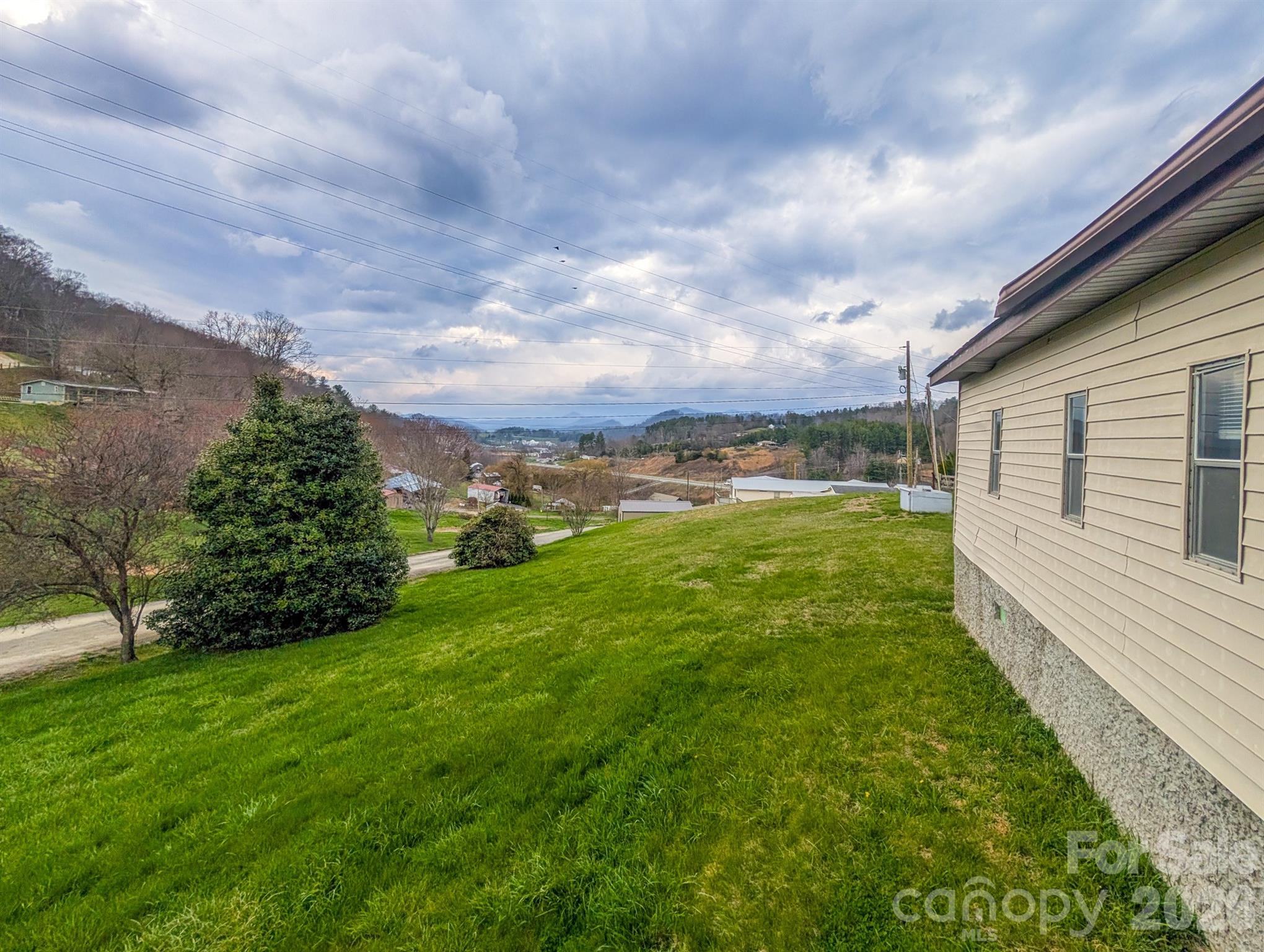 107 Mockingbird Lane Burnsville NC 28714