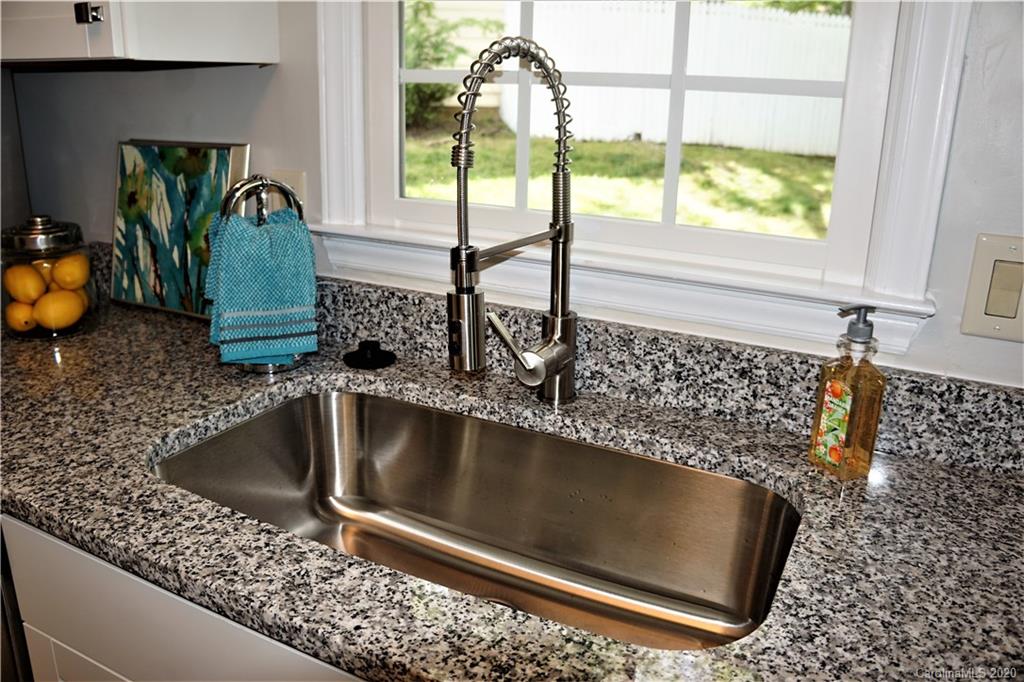 6814 El Greco Court Charlotte NC 28226