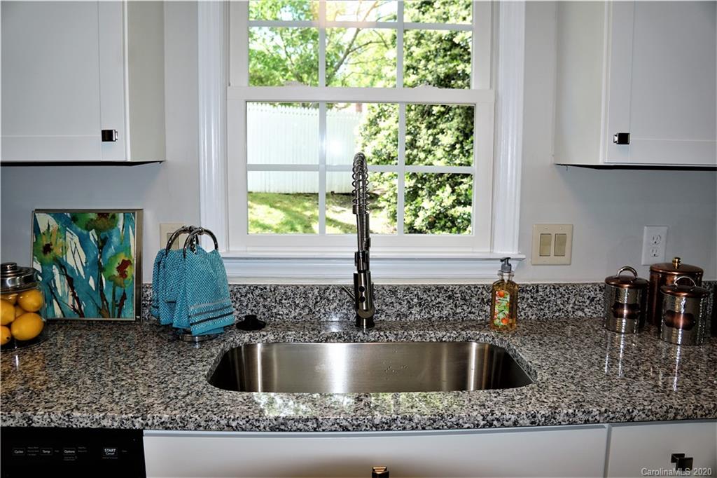 6814 El Greco Court Charlotte NC 28226
