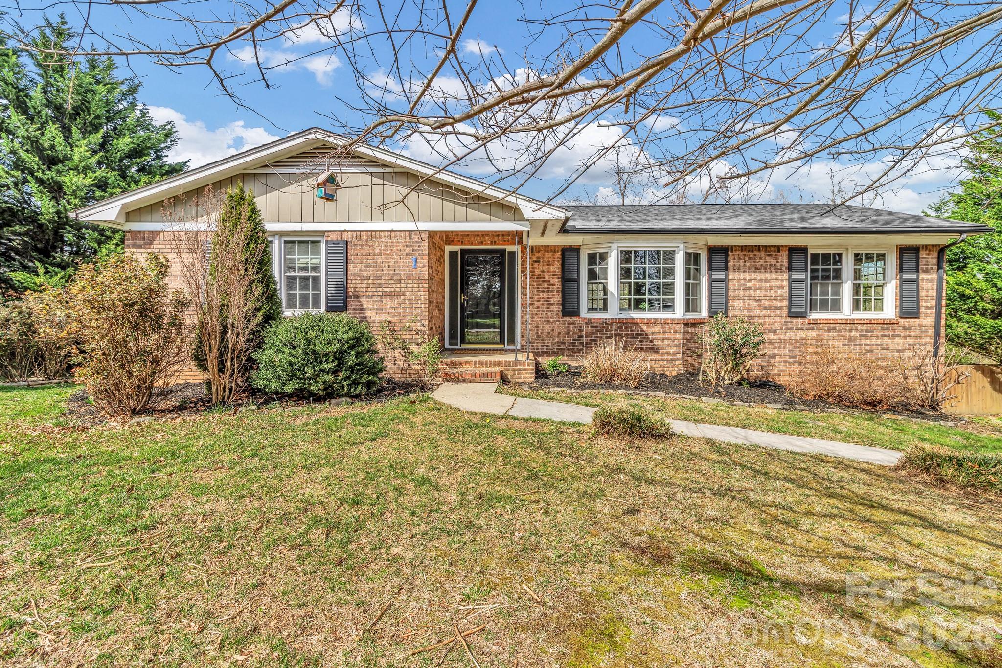 1 Oak Lane Candler NC 28715