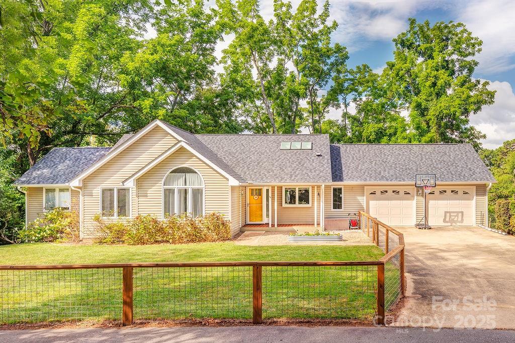 44 Samayoa Place Asheville NC 28806