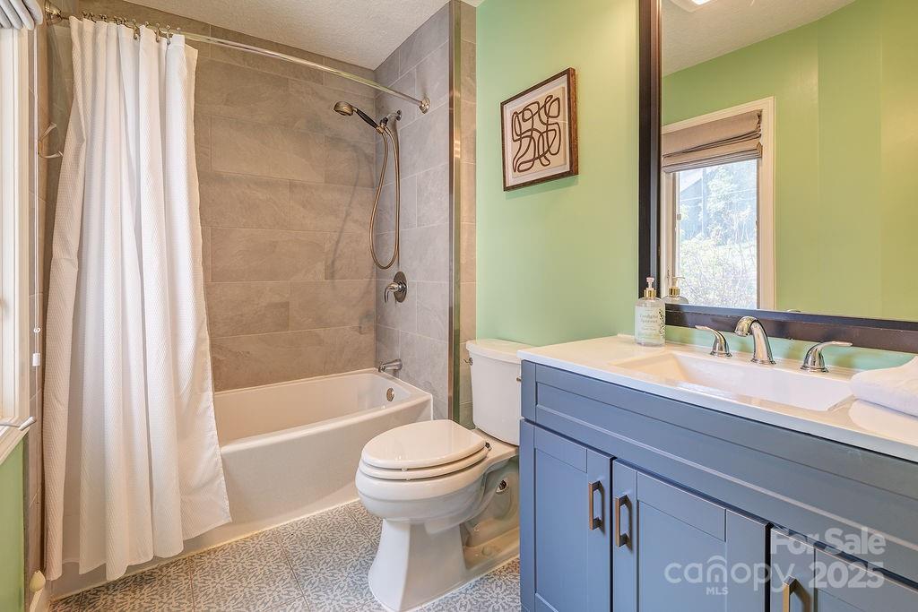 44 Samayoa Place Asheville NC 28806