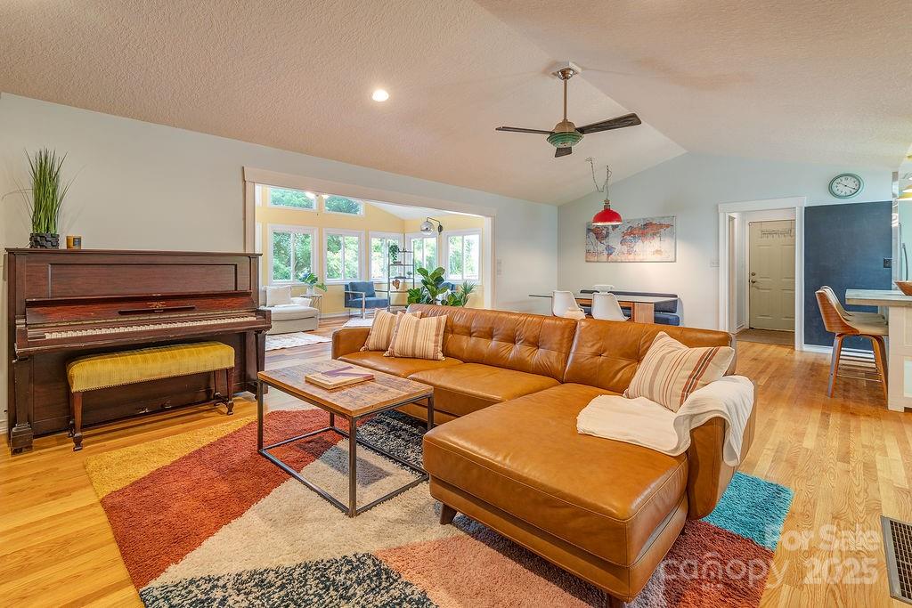 44 Samayoa Place Asheville NC 28806