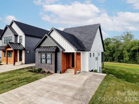 17 N Martha Kate Drive Hendersonville NC 28792