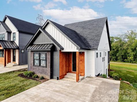 17 N Martha Kate Drive Hendersonville NC 28792