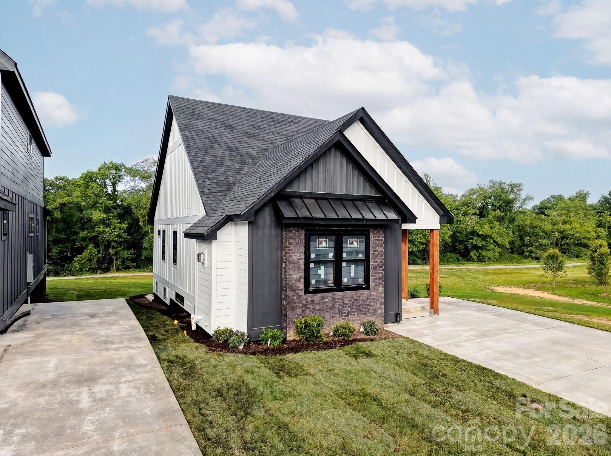 17 N Martha Kate Drive Hendersonville NC 28792