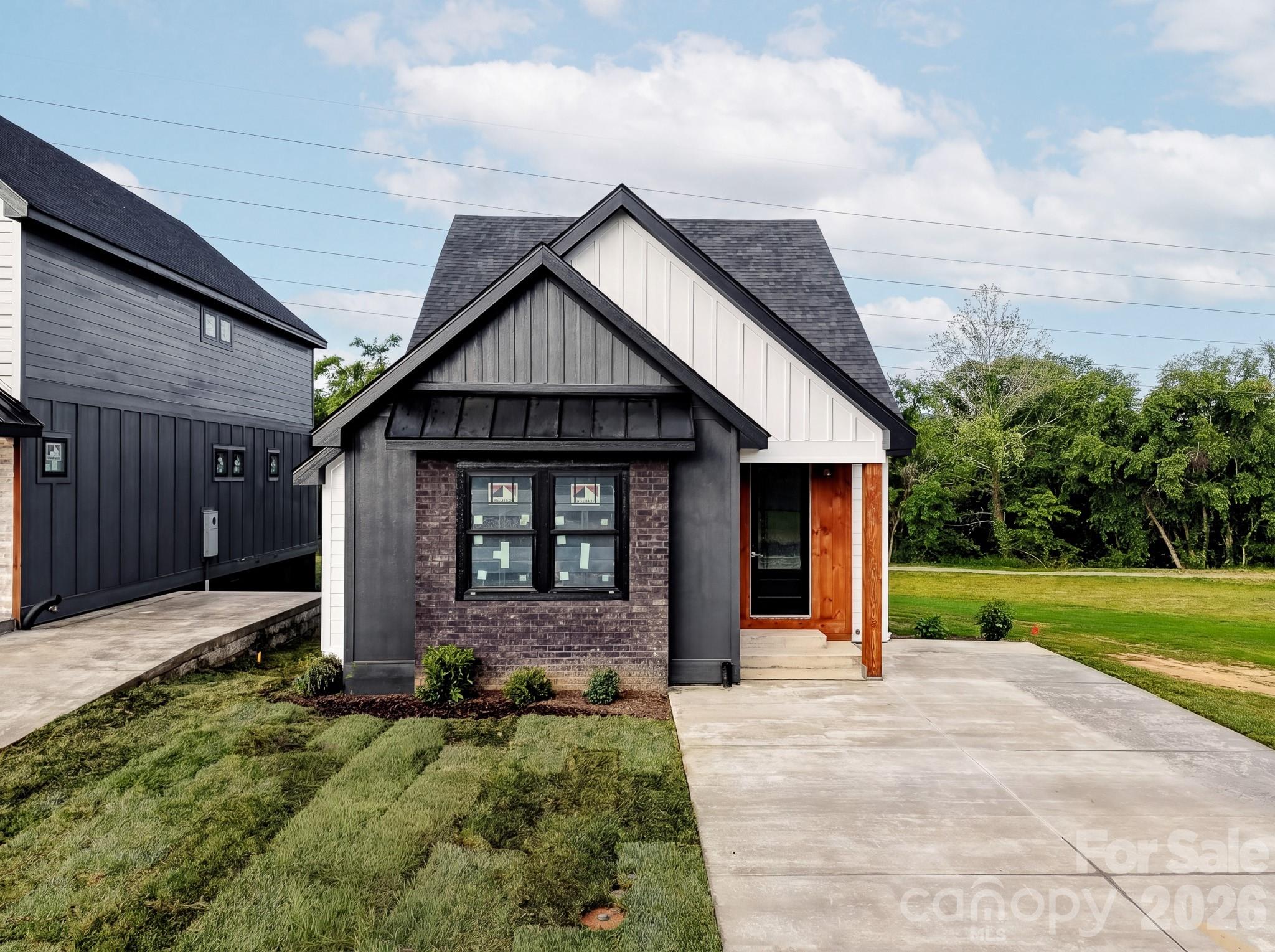 17 N Martha Kate Drive Hendersonville NC 28792