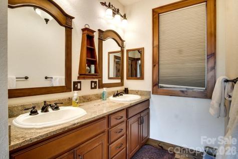 37 Jones Knob Road Franklin NC 28734