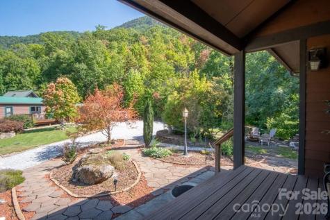 37 Jones Knob Road Franklin NC 28734