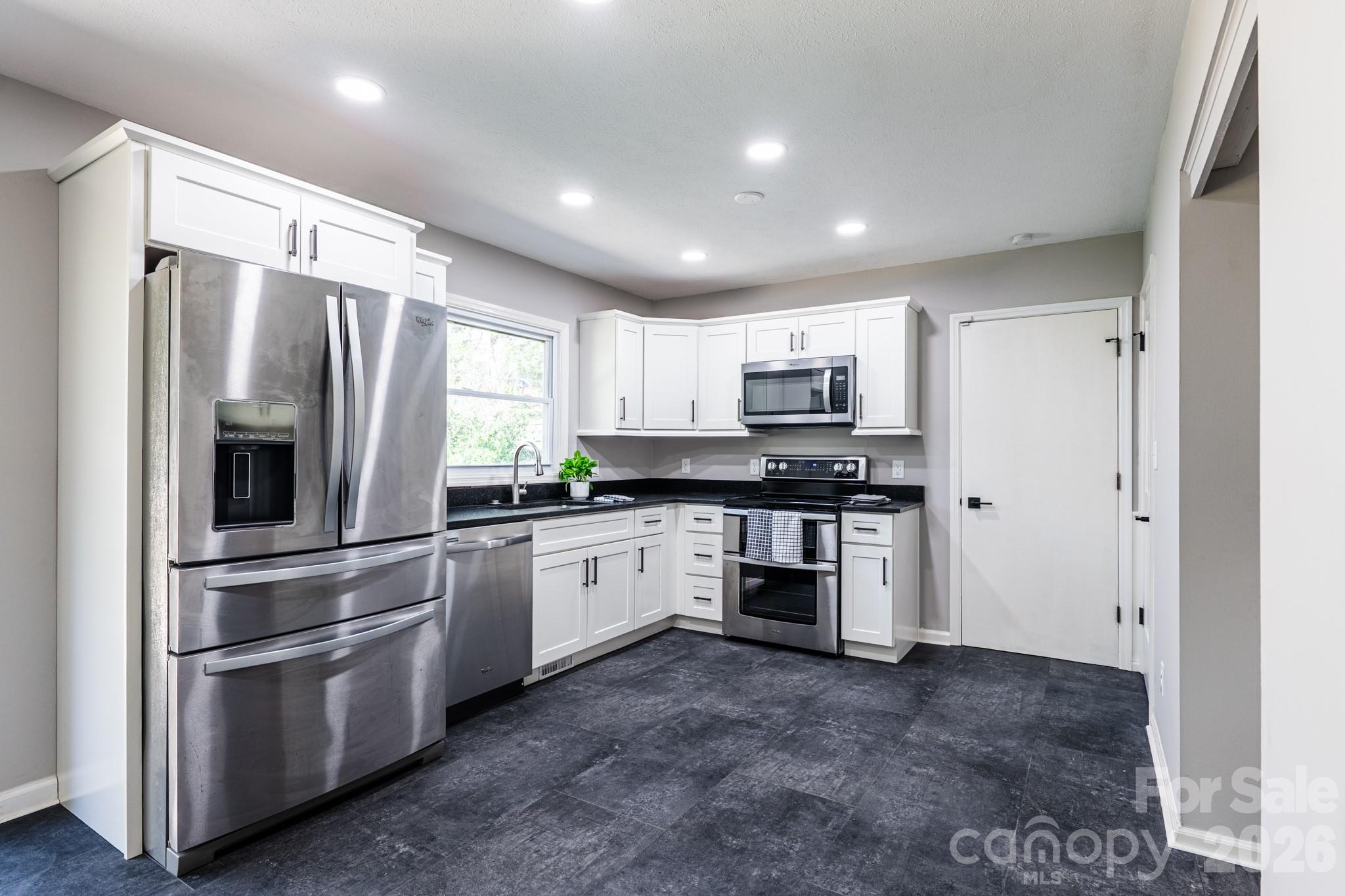 8 Hillview Road Asheville NC 28805