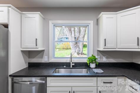 8 Hillview Road Asheville NC 28805