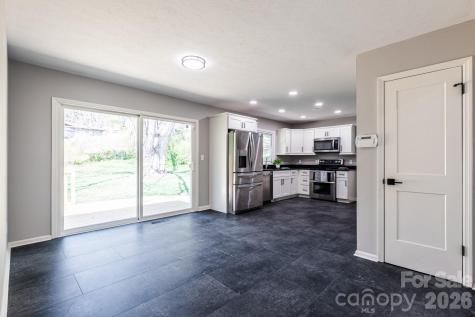 8 Hillview Road Asheville NC 28805