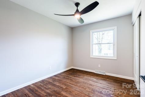 8 Hillview Road Asheville NC 28805