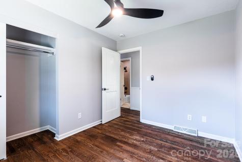 8 Hillview Road Asheville NC 28805