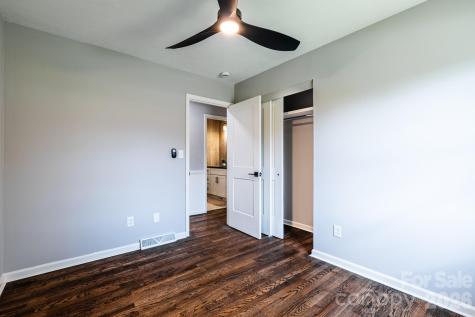 8 Hillview Road Asheville NC 28805