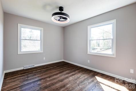 8 Hillview Road Asheville NC 28805