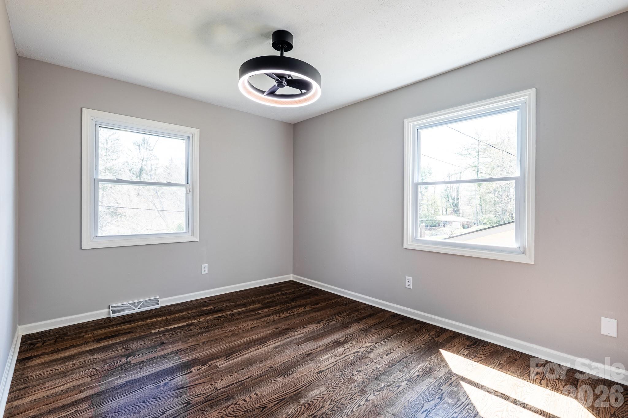 8 Hillview Road Asheville NC 28805