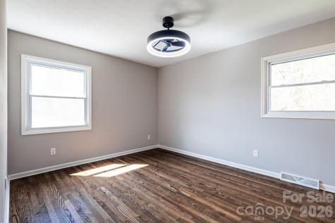 8 Hillview Road Asheville NC 28805