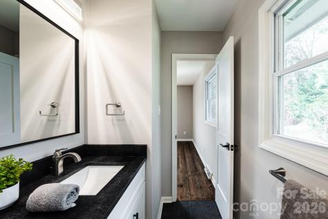 8 Hillview Road Asheville NC 28805