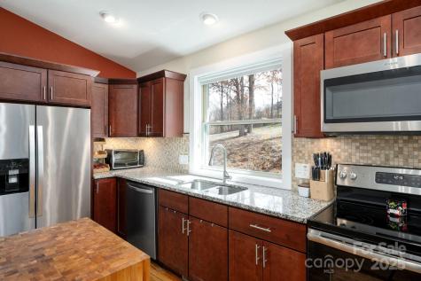 75 Dry Ridge Canton NC 28716