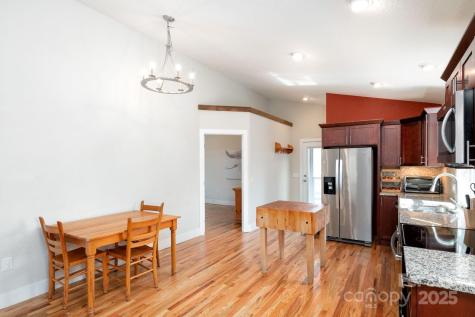 75 Dry Ridge Canton NC 28716