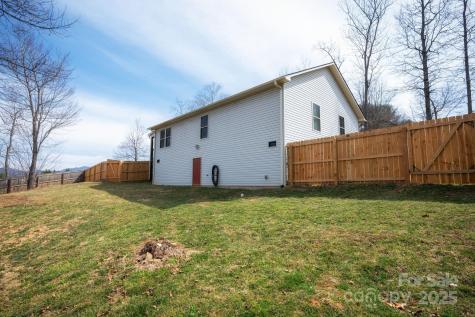 75 Dry Ridge Canton NC 28716