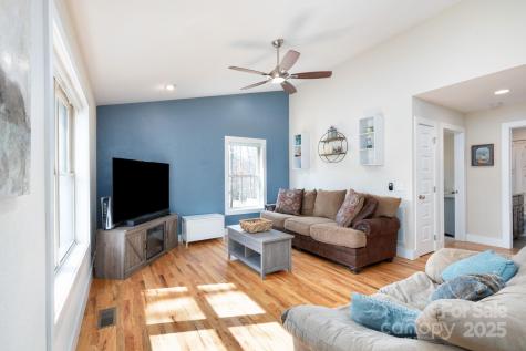 75 Dry Ridge Canton NC 28716