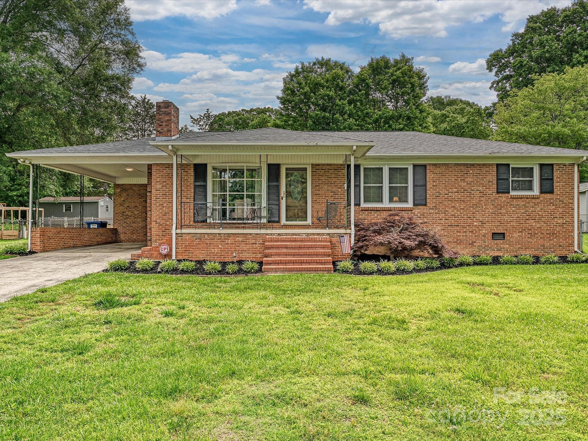 407 S Buckoak Street Stanley NC 28164