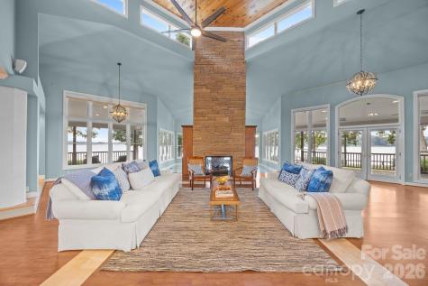 1890 Yacht Club Drive Denver NC 28037